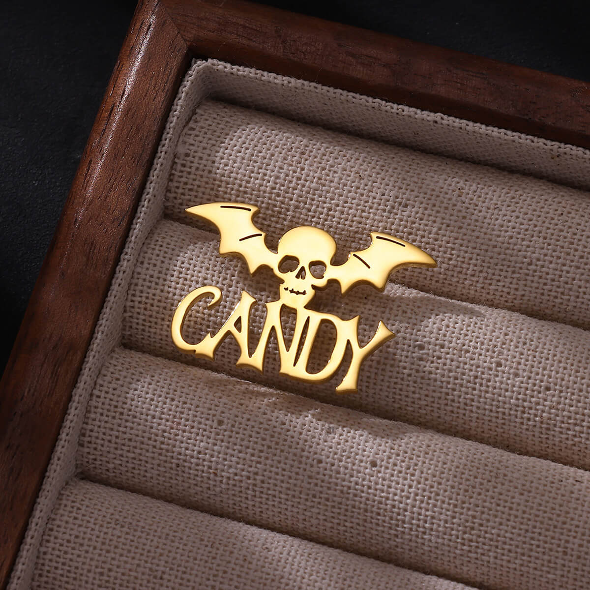 Women Accessories Name - Broche de murciélago esqueleto con nombre