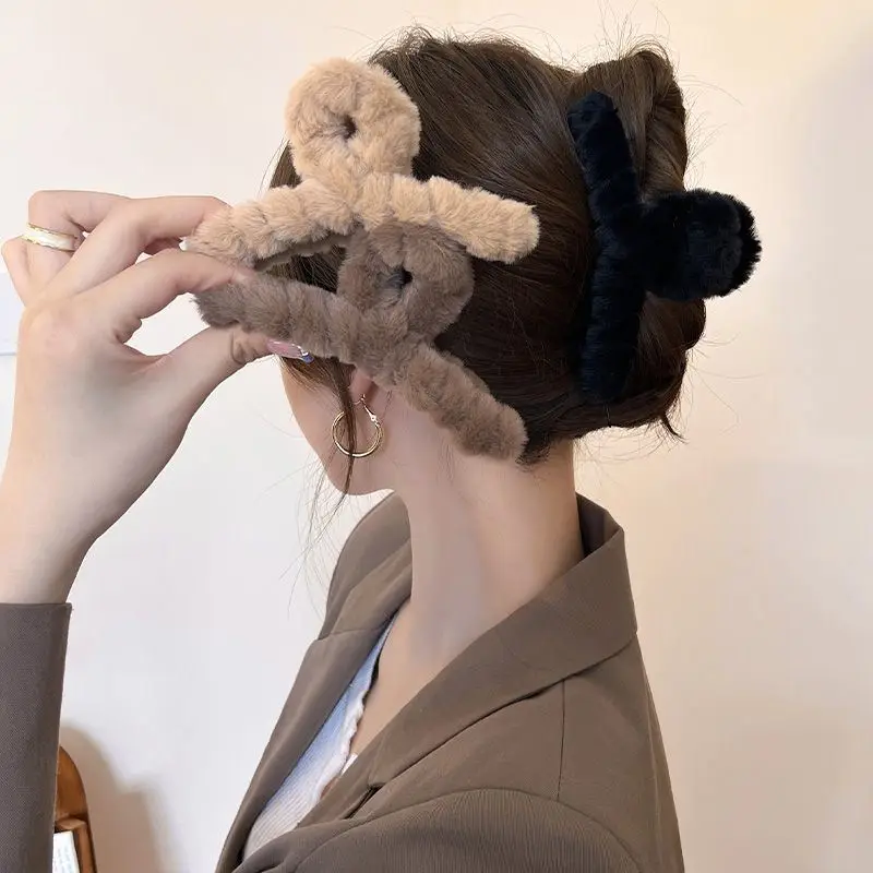 Pinza grande de pelo de felpa  - Women'S Winter Accessories Set reseña y precio